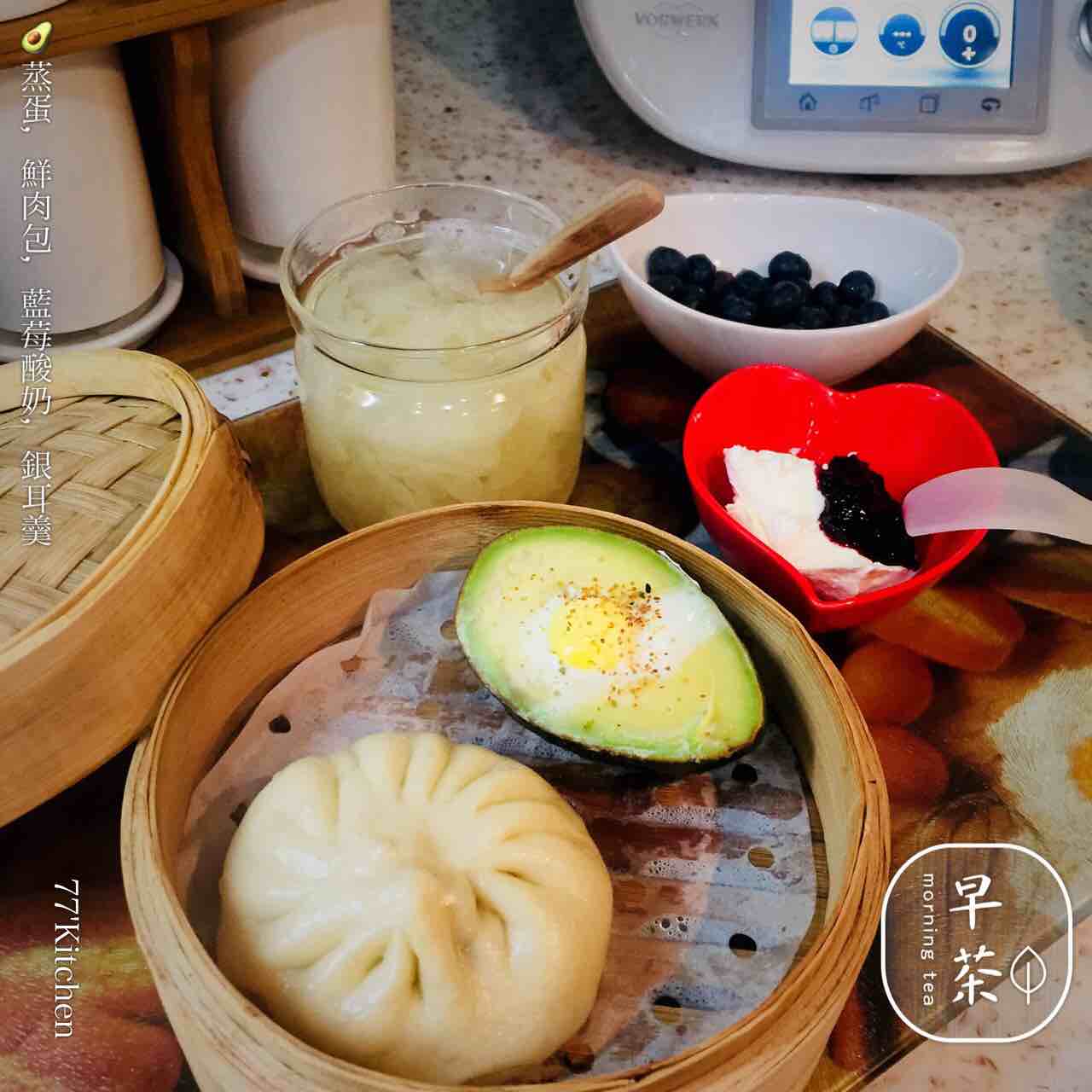 三文鱼鸡蛋烤牛油果